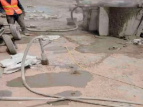 青阳水泥混凝土路面板底注浆技术 路面脱空注浆整治方案